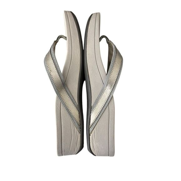 Women's Vionic High Tide Silver Metallic Leather Platform Thongs Size 10 Summer - Picture 3 of 7